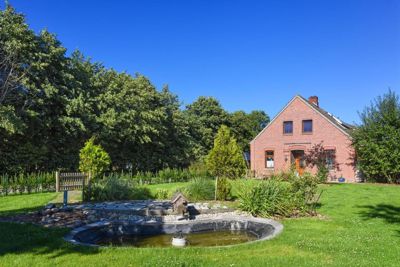 Ferienwohnungen Auf Dem Ferienhof Klein Husums Werdum Luaran gambar